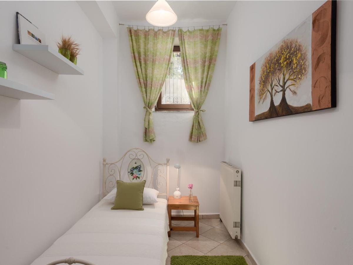 Aura Traditional Apartment Prinés Eksteriør bilde