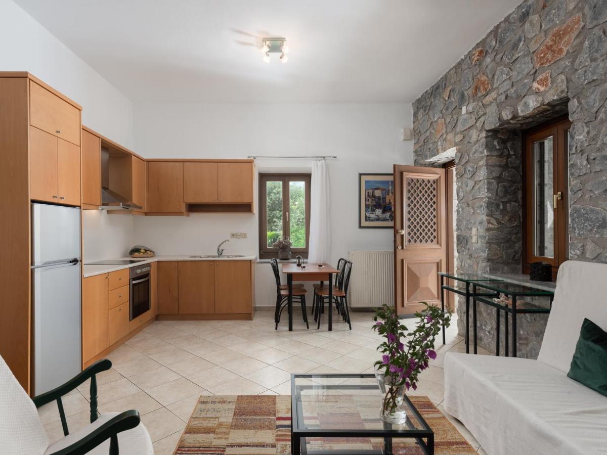 Aura Traditional Apartment Prinés Eksteriør bilde