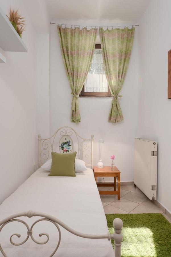 Aura Traditional Apartment Prinés Eksteriør bilde