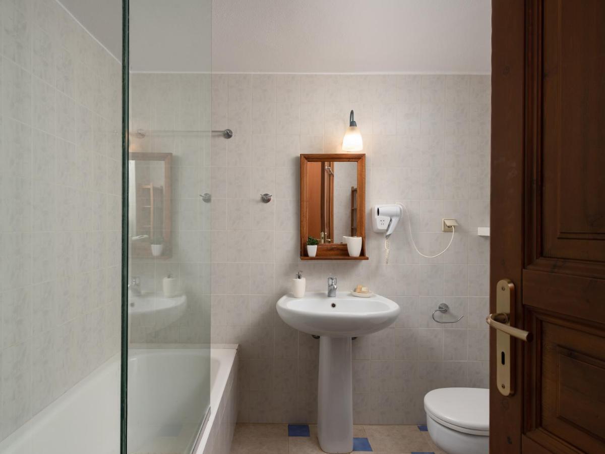 Aura Traditional Apartment Prinés Eksteriør bilde